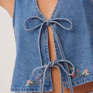 SHEIN Blue Denim Crop Top with Floral Embroidery